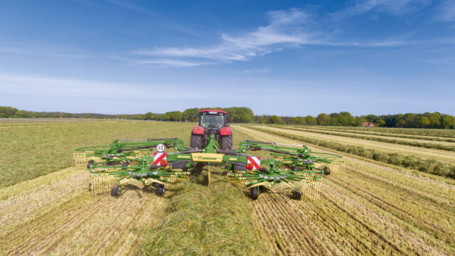 Krone bringt neuen Vier-Kreisel-Mittelschwader auf den Markt