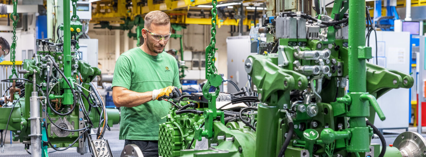 John Deere reagiert auf Marktflaute