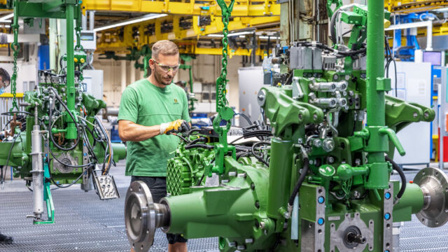 John Deere reagiert auf Marktflaute