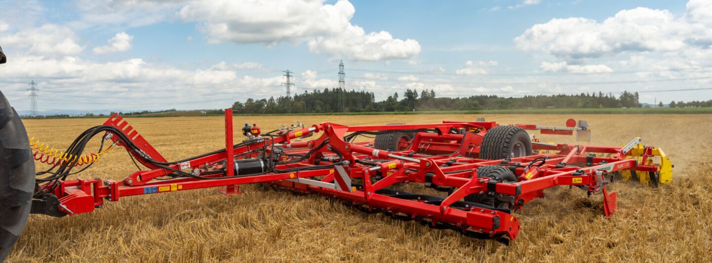 Pöttinger stellt Flachgrubber Plano VT 6060 vor