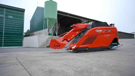 Kuhn präsentiert mit Aura seinen autonomen selbstfahrenden Futtermischwagen auf der EuroTier