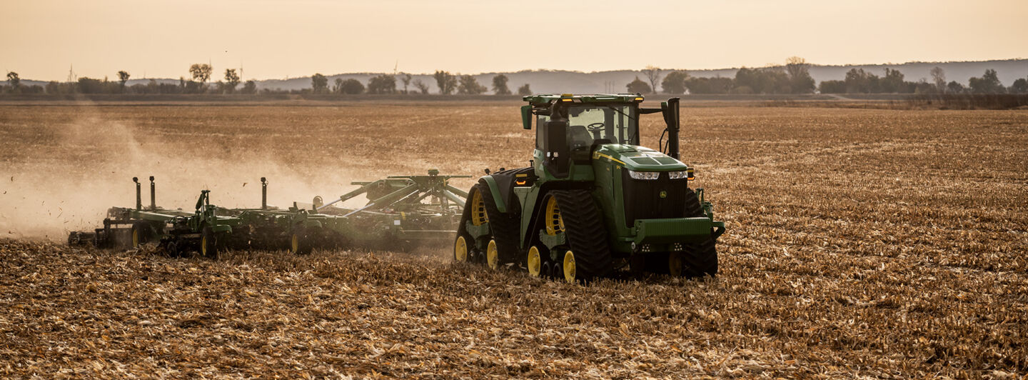 John Deere präsentiert autonome Maschinen und Technologien auf der CES 2025 in Las Vegas