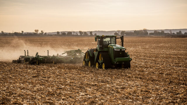 John Deere präsentiert autonome Maschinen und Technologien auf der CES 2025 in Las Vegas